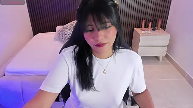 MILLYEVANS1 online show from 04.15.26