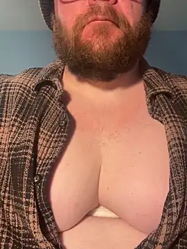 hugemanbreasts online show from 03.29.26