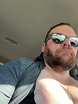 hugemanbreasts online show from 05.28.26