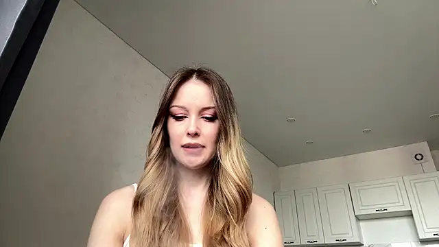 MaryManchitto online show from 04.14.26