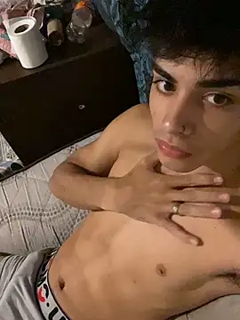 AgusTr online show from 04.02.26