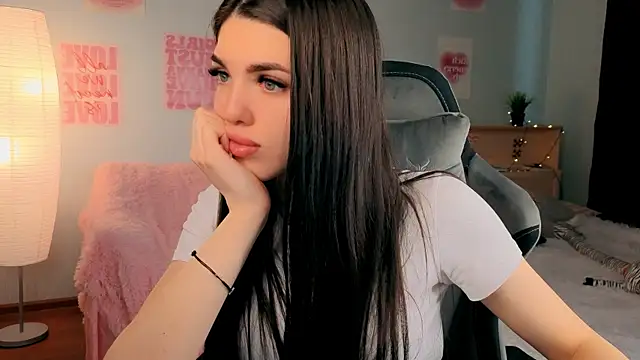 molly rettyy online show from 04.11.26