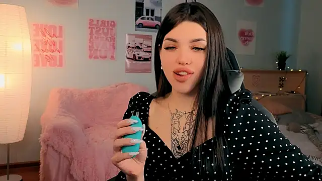 molly rettyy online show from 04.15.26