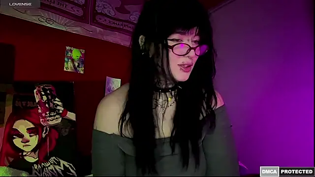 CallmeDistress online show from 04.10.26