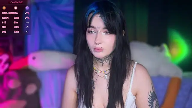 CallmeDistress online show from 04.24.26