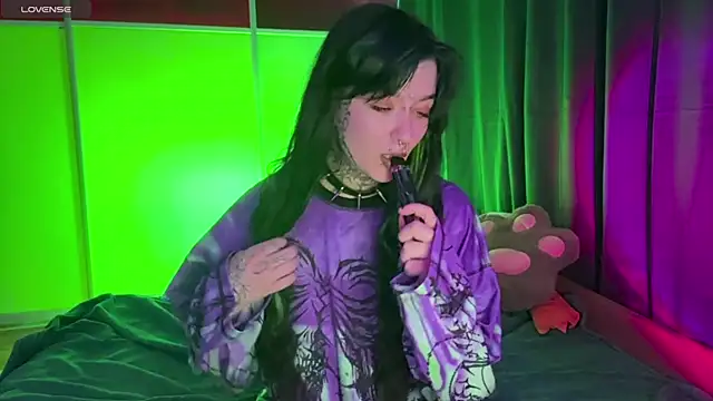 CallmeDistress online show from 06.04.26