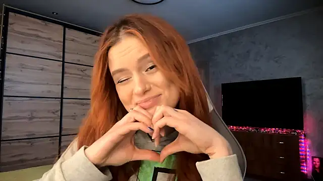 FoxyEmma online show from 04.05.26