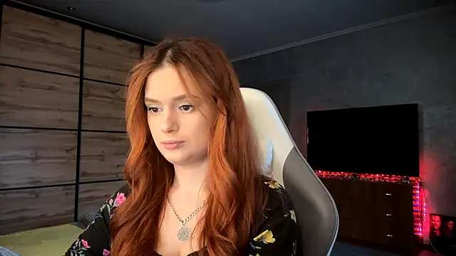 FoxyEmma online show from 04.08.26