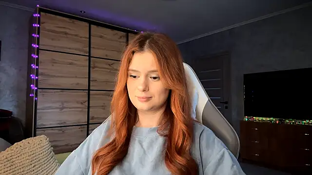 FoxyEmma online show from 04.09.26