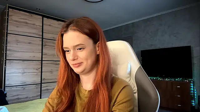 FoxyEmma online show from 04.13.26