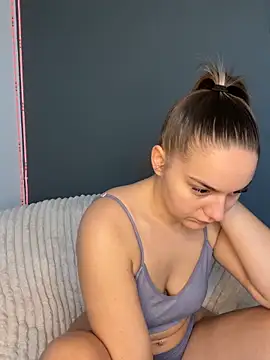 DominaDora17 online show from 04.28.26