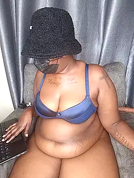 Snapshot of Tapega chatting on 04.09.26 Tapega online show from 04.09.26