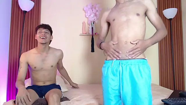 TwoHotTrouble  online show from 04.11.26