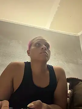 SHY QUINN online show from 04.12.26