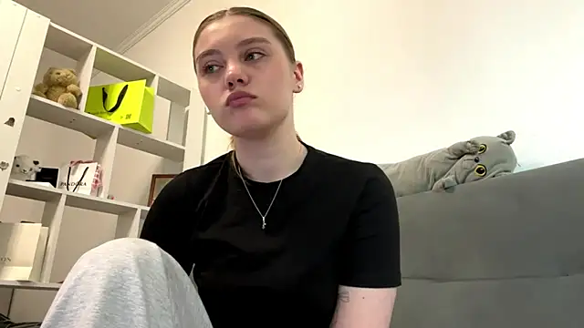 Delia cute online show from 04.12.26