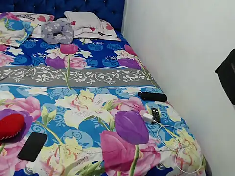 kiaraluna  online show from 05.07.26