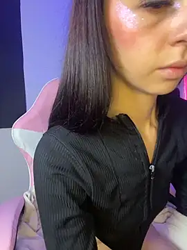 its Lia 1 online show from 04.07.26