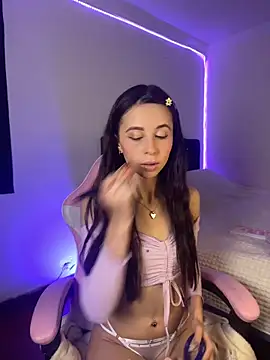 its Lia 1 online show from 04.10.26