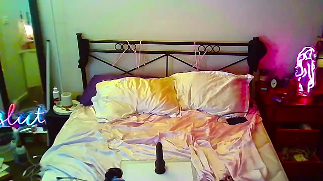 courtney1982 online show from 05.31.26