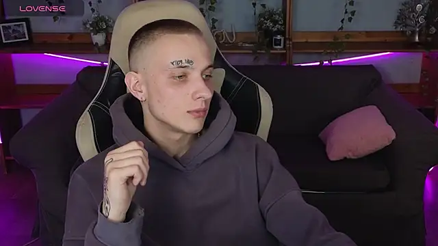 Snapshot of Dreamkai chatting on 04.14.26 Dreamkai online show from 04.14.26