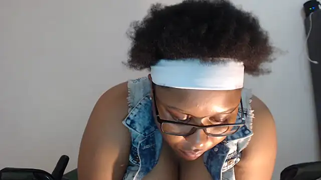 xxZoeyx online show from 02.04.25