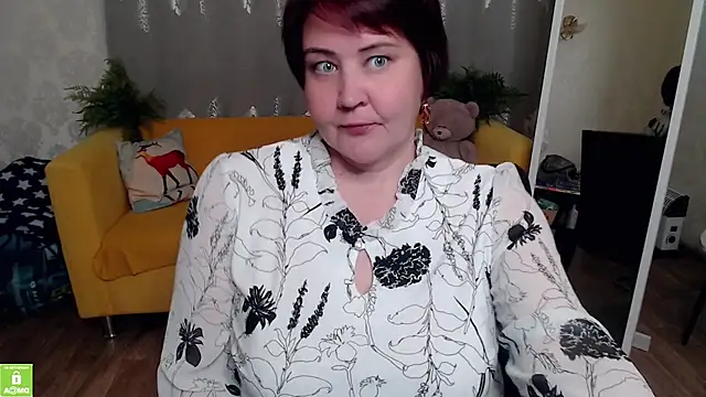 Snapshot of QUEEN02030 chatting on 05.31.26 QUEEN02030 online show from 05.31.26