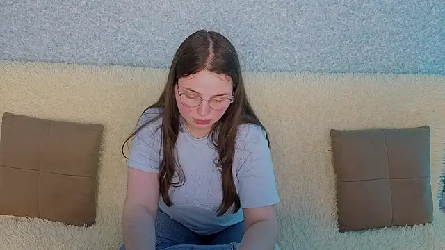 SofiDreamm online show from 04.15.26