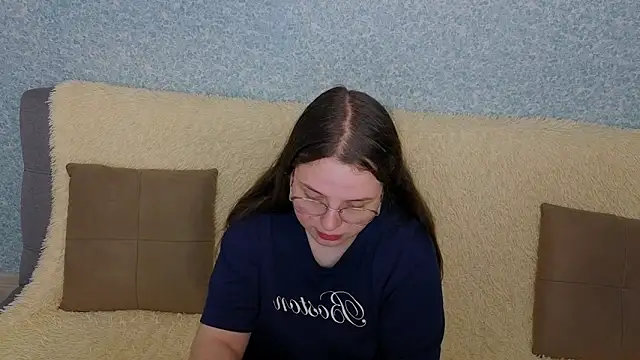 SofiDreamm online show from 04.18.26