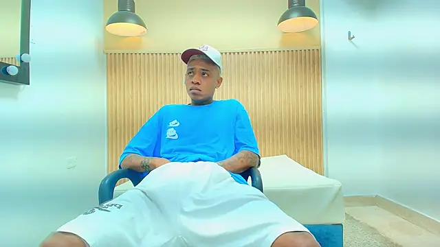 LUCA TURNER online show from 04.08.26