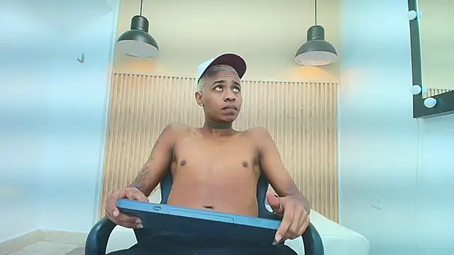 LUCA TURNER online show from 04.17.26