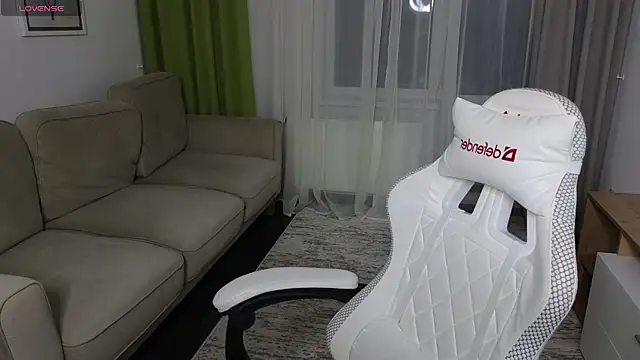 molly meoww online show from 04.13.26