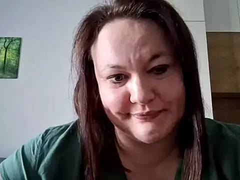 Snapshot of OpheliaMilf chatting on 04.16.26 OpheliaMilf online show from 04.16.26