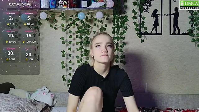 Snapshot of Girl_Meow18 chatting on 06.05.26 Girl Meow18 online show from 06.05.26