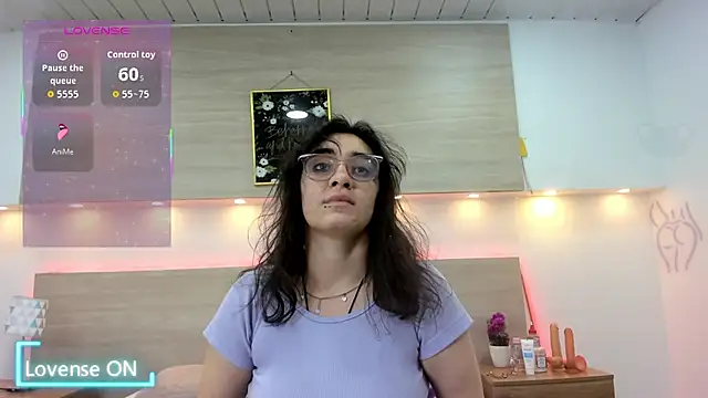 Snapshot of Ellaa_honey chatting on 04.11.26 Ellaa honey online show from 04.11.26