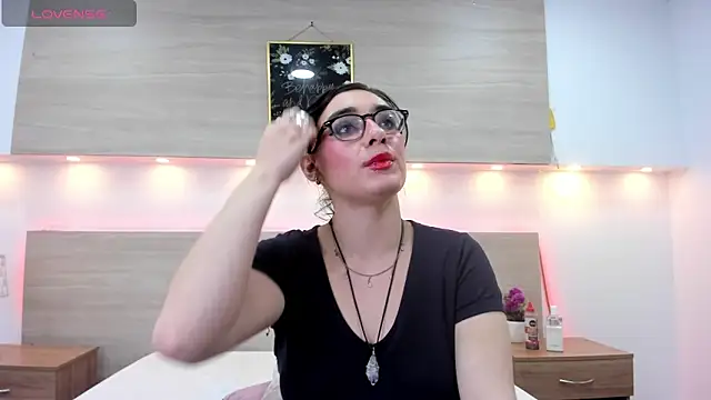 Snapshot of Ellaa_honey chatting on 04.15.26 Ellaa honey online show from 04.15.26