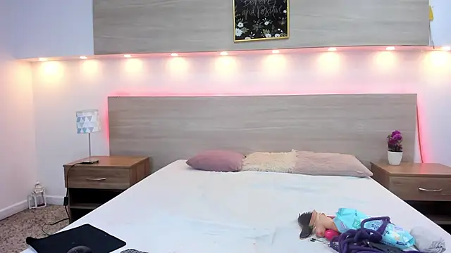 Snapshot of Ellaa_honey chatting on 04.16.26 Ellaa honey online show from 04.16.26