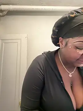 VERALONGG online show from 04.17.26