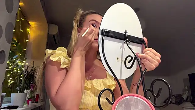 Snapshot of Annycute666 chatting on 04.01.26 Annycute666 online show from 04.01.26