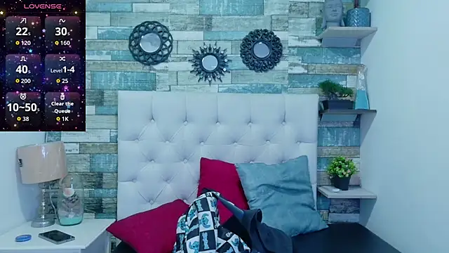 Snapshot of Skylernaomi chatting on 04.08.26 Skylernaomi online show from 04.08.26