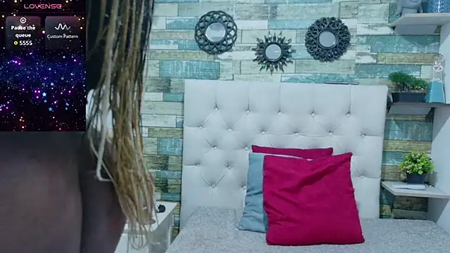 Snapshot of Skylernaomi chatting on 04.16.26 Skylernaomi online show from 04.16.26