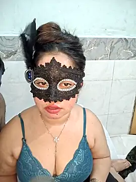 Burberry 1100 online show from 04.18.26