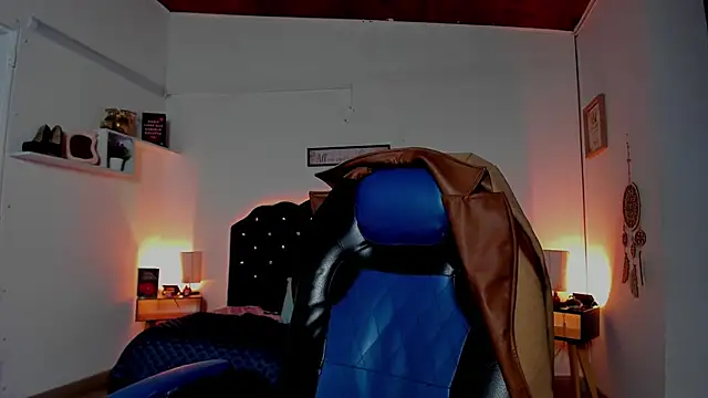 SaraRoads online show from 04.08.26