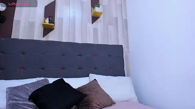 GrayHall online show from 04.08.26