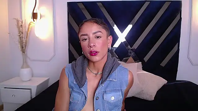 Skylee and Violet online show from 04.09.26