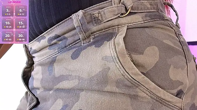 emily smith18 online show from 04.14.26