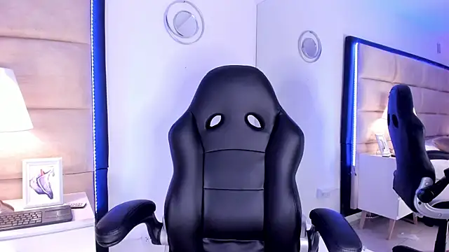 Adara Muller online show from 04.08.26