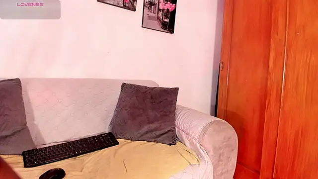 Kaarol w10 online show from 04.07.26