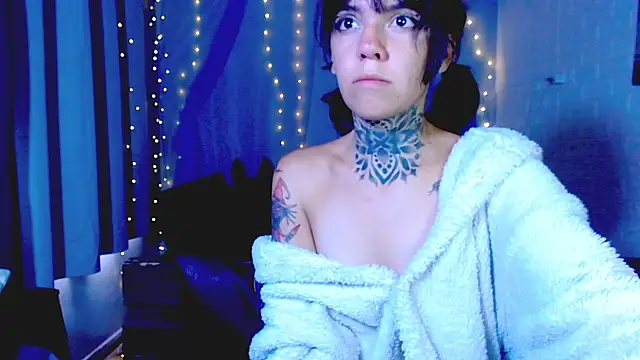 LannieGonzales online show from 04.12.26