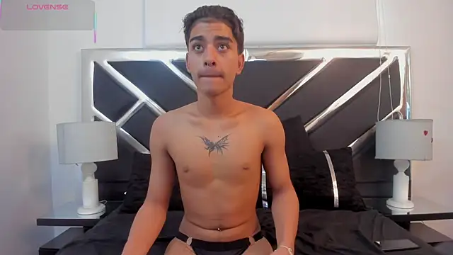 MiikeOthon online show from 04.14.26