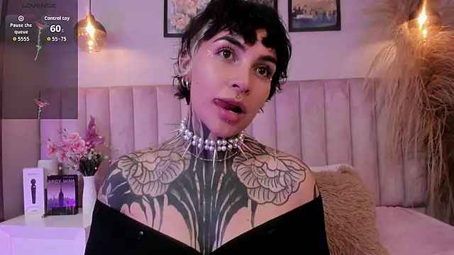 Snapshot of Luana_fiore chatting on 04.05.26 Luana fiore online show from 04.05.26